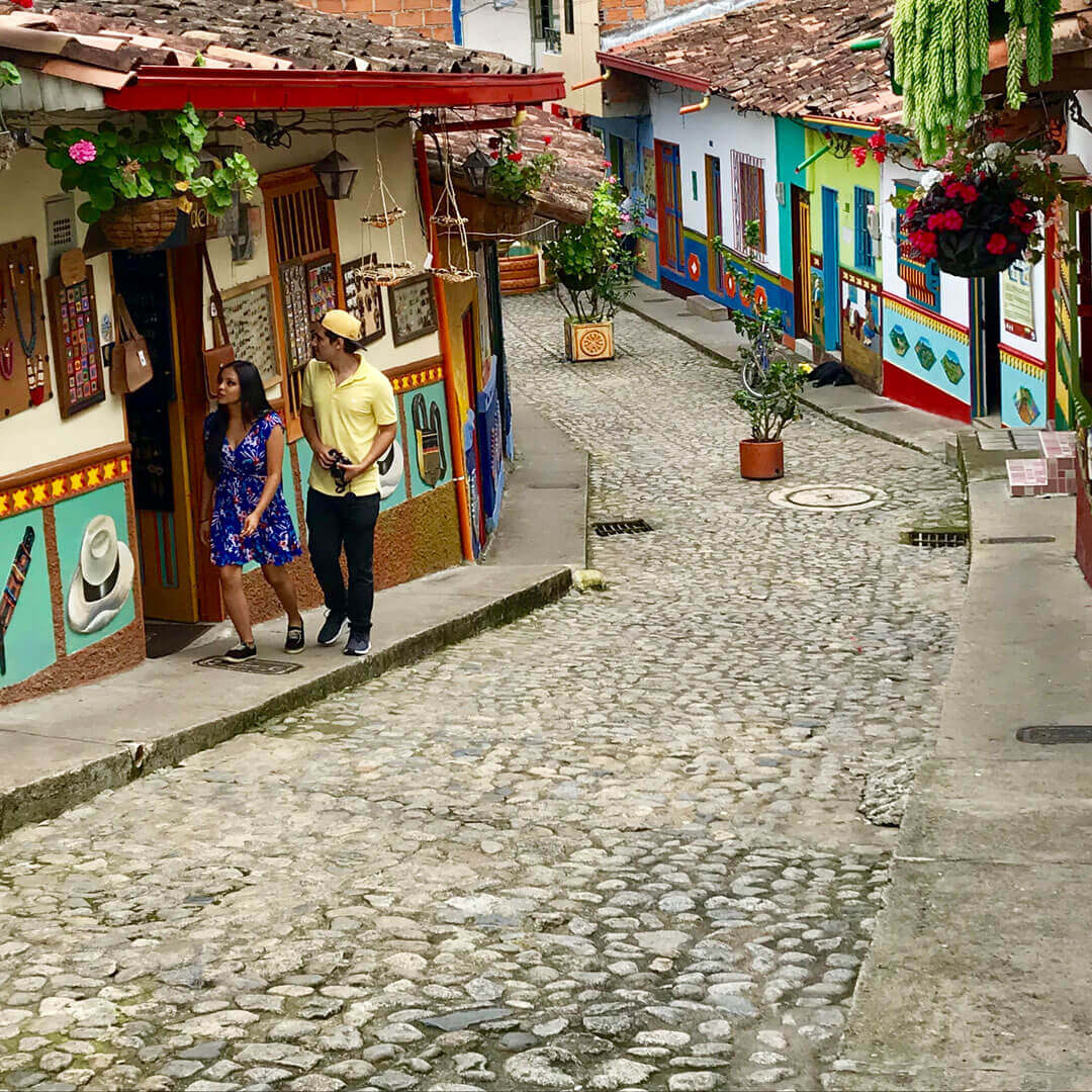 Color tour Ayacuhco - Feel Medellín